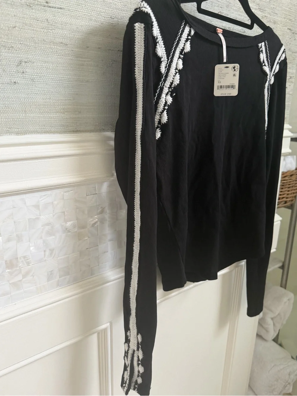 NWT new XS Free People lost love Long-Sleeve Top black White boatneck embroidery